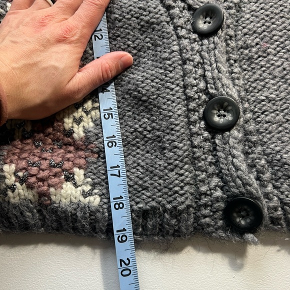 Kenji Knitted Wool Sweatervest - Picture 4 of 6